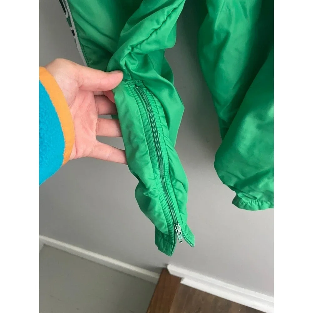 Vintage In Play UND Hockey Kids Small Green Nylon Track Pants Made in USA